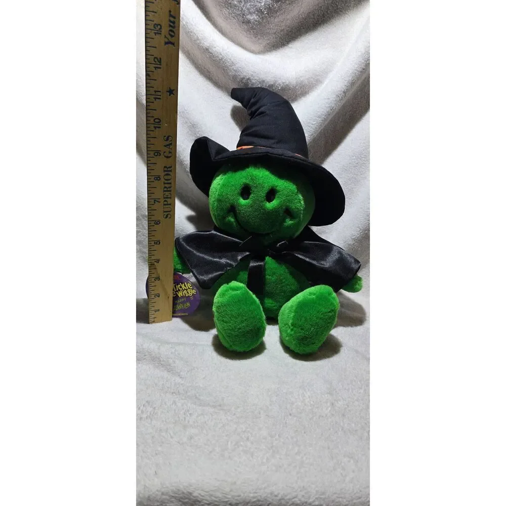 Smiley Halloween Electronic Tickle Wiggle Talking Green Witch toy